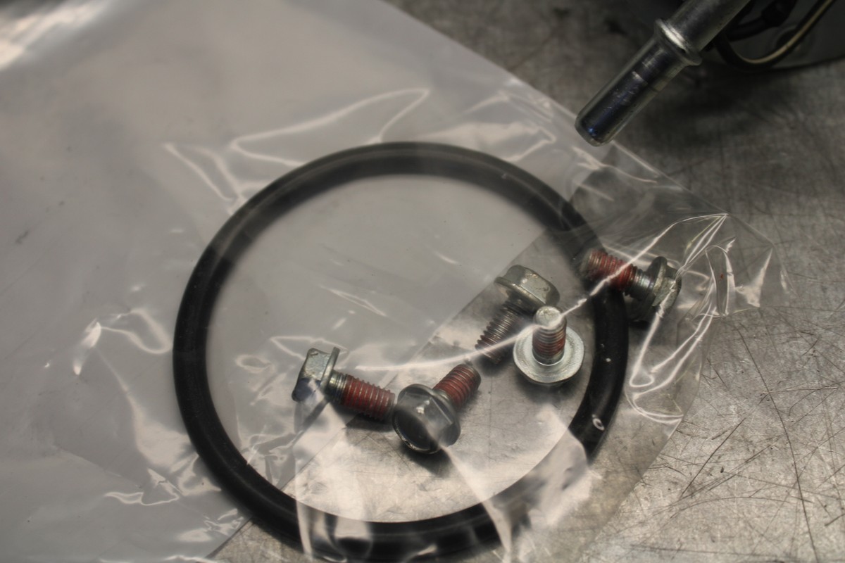 09-12 KAWASAKI NINJA ZX6R FUEL PUMP GAS PETROL SENDER UNIT 49040