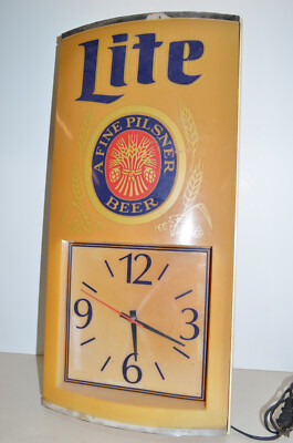 VINTAGE 1992 MILLER LITE BEER CAN LIGHT UP CLOCK PLASTIC Retro