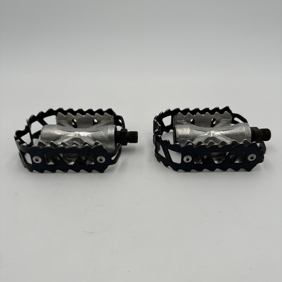 SR Sakae MTP-110 Pedals Old School BMX Double Cage 9/16 in SR