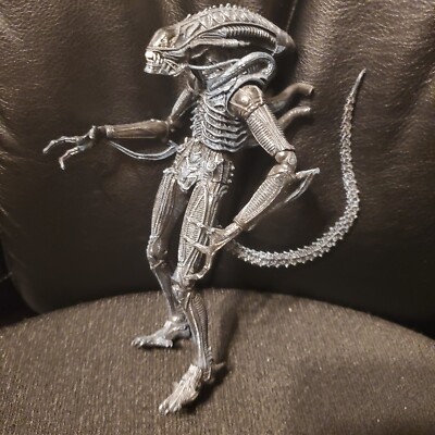 NECA Aliens Blue Warrior Xenomorph Loose Action Figure (missing