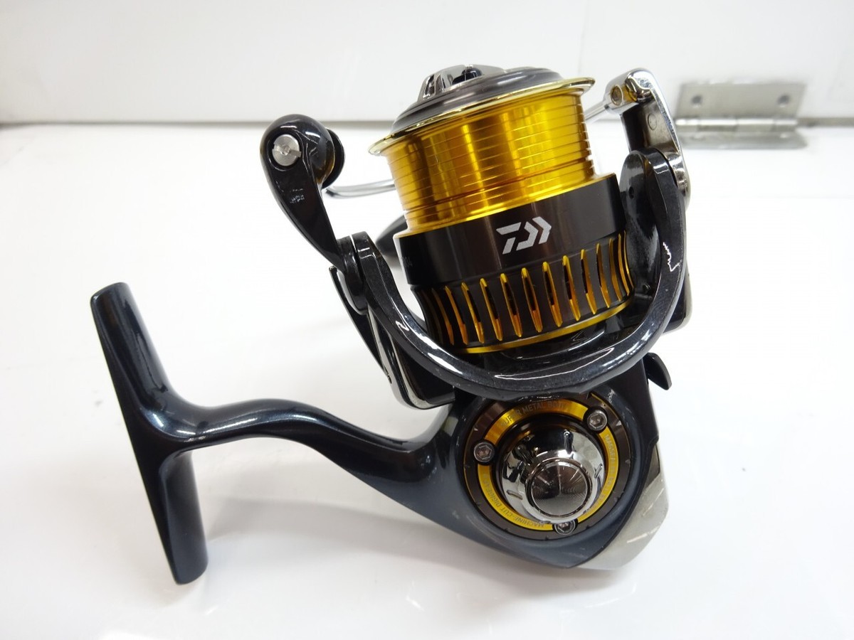 Daiwa 16 Certate 2004 Spinning Reel 4.8:1 64cm Bass Trout Very
