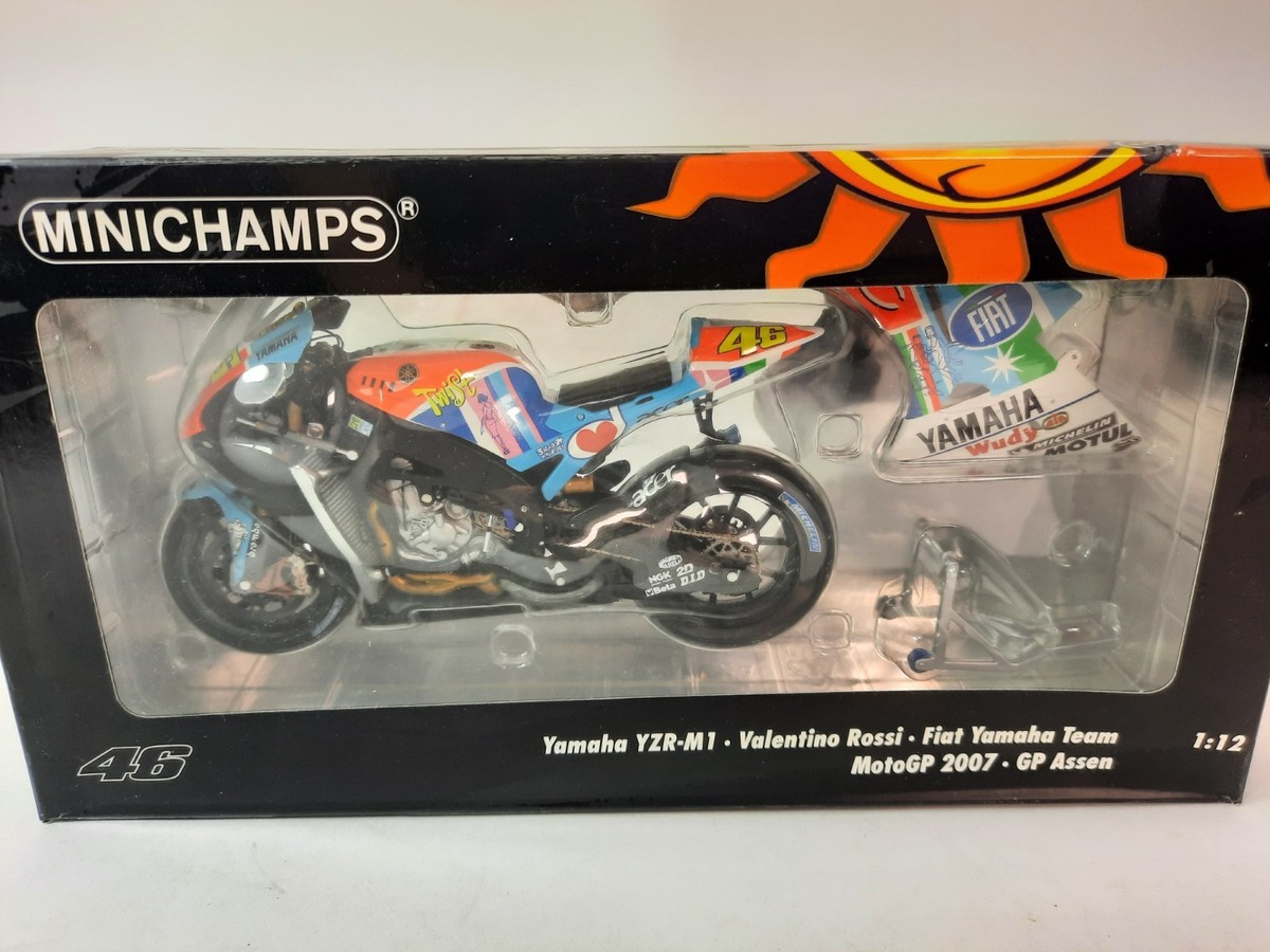 Minichamps Yamaha YZR-M1 Valentino Rossi Assen 2007 1/12 122073096