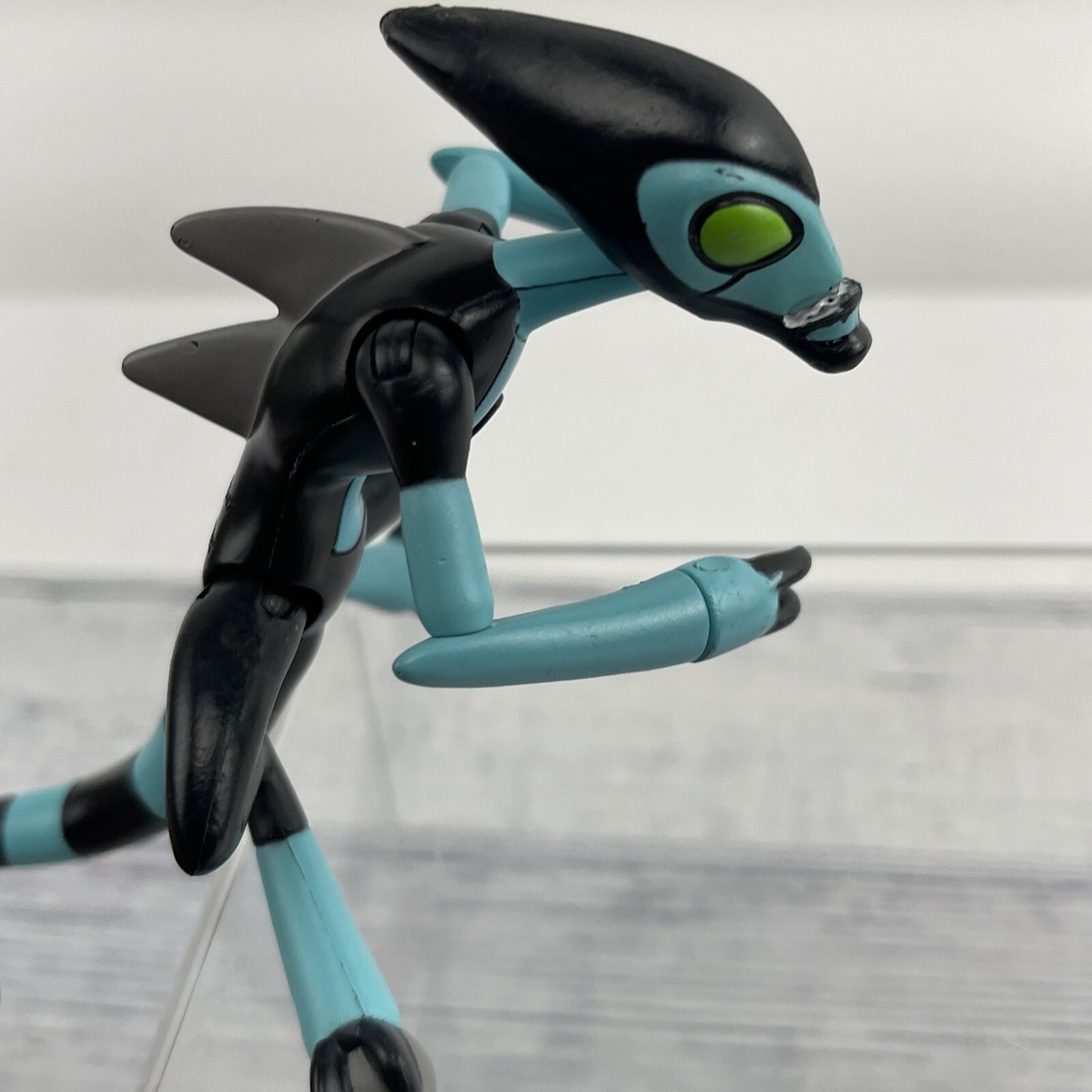 Ben 10 Alien Force XLR8 Action Figure Playmates Fast Guy Speeder