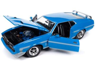 Auto World 1972 Ford Mustang Mach 1 Grabber Blue 1/18 Diecast