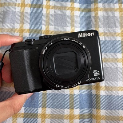 Nikon COOLPIX A900 20.3MP 35x Optical Zoom 4K Video Flip Screen