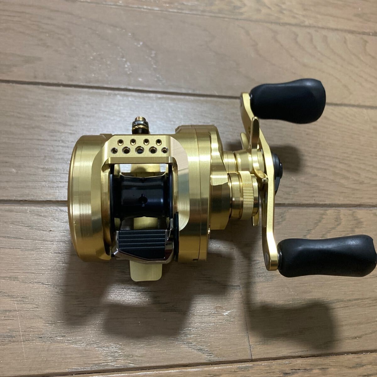 SHIMANO 22 CALCUTTA CONQUEST 200XG Right Handle Bait Reel | eBay