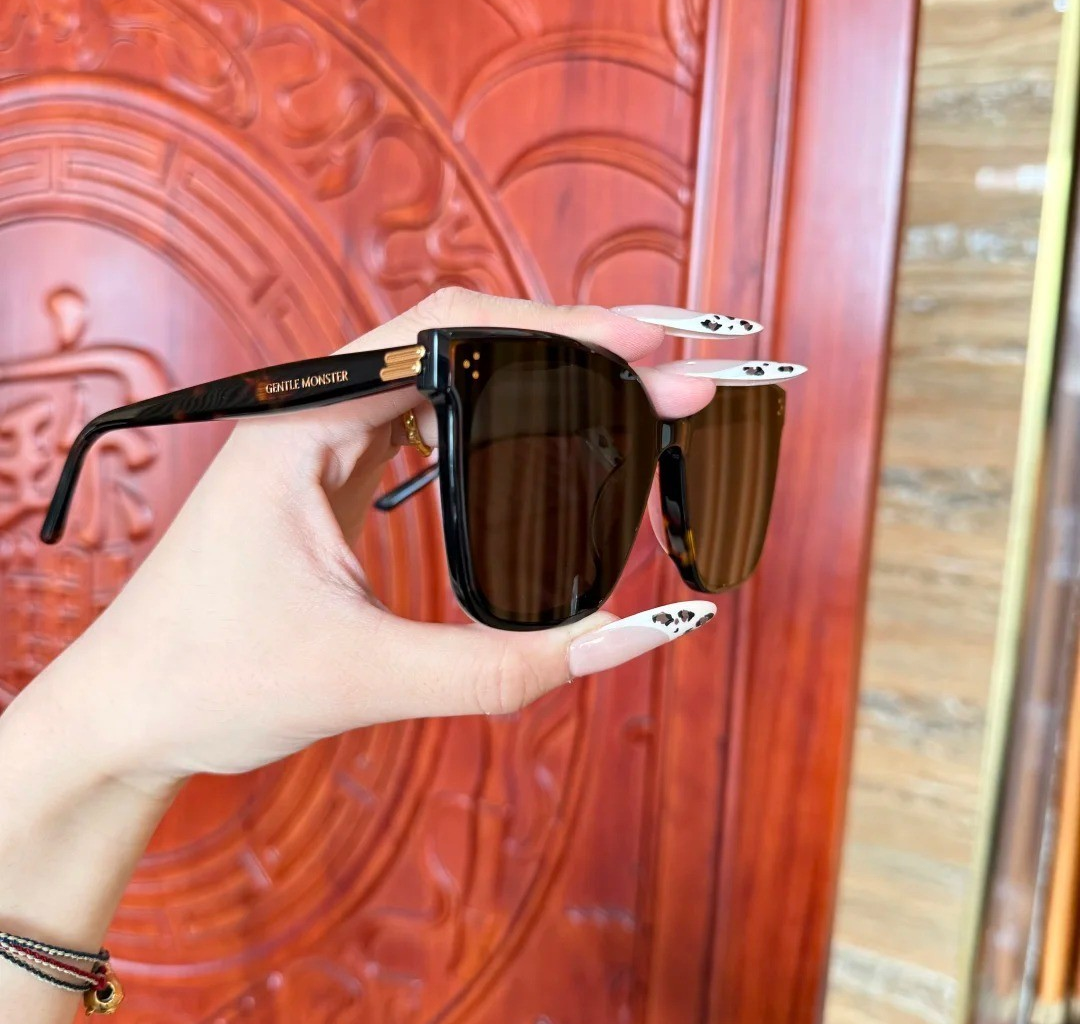 Gentlemonster New Her T1 Unisex Sunglasses Oversized Brown Frame