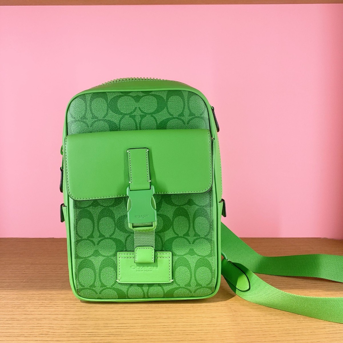 NWT MEN's Coach Track Pack In Signature Canvas C9838 | eBay