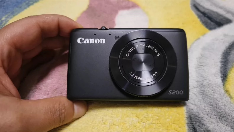 Canon PowerShot S200 10.1 MP Black Digital Camera 5x Optical Zoom