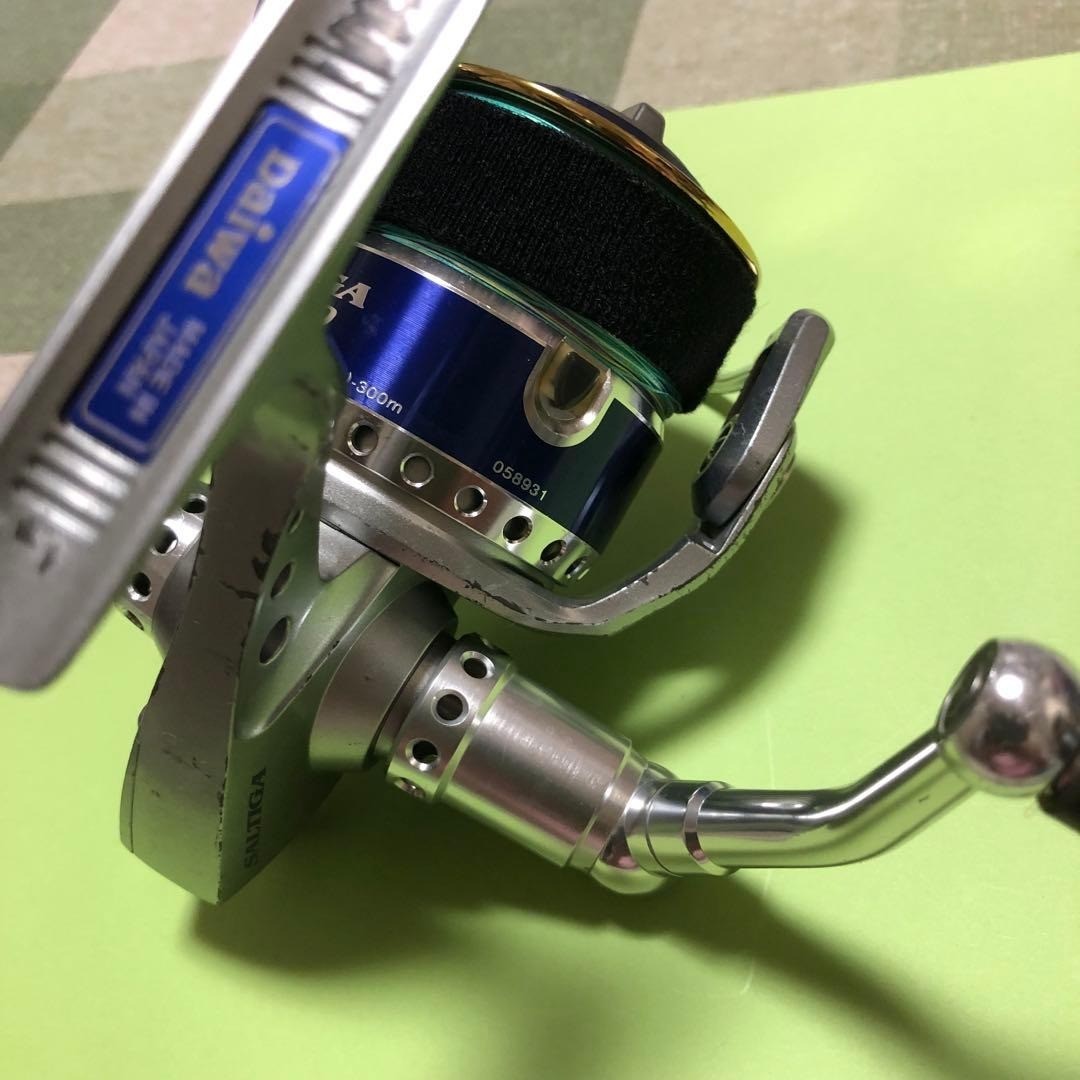 DAIWA SALTIGA Z 4500 Jigging Big Fishing Game Spinning Reel Japan