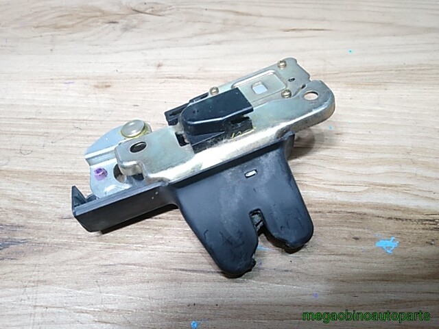 2000-2004 toyota avalon trunk luggage compartment latch lock oem