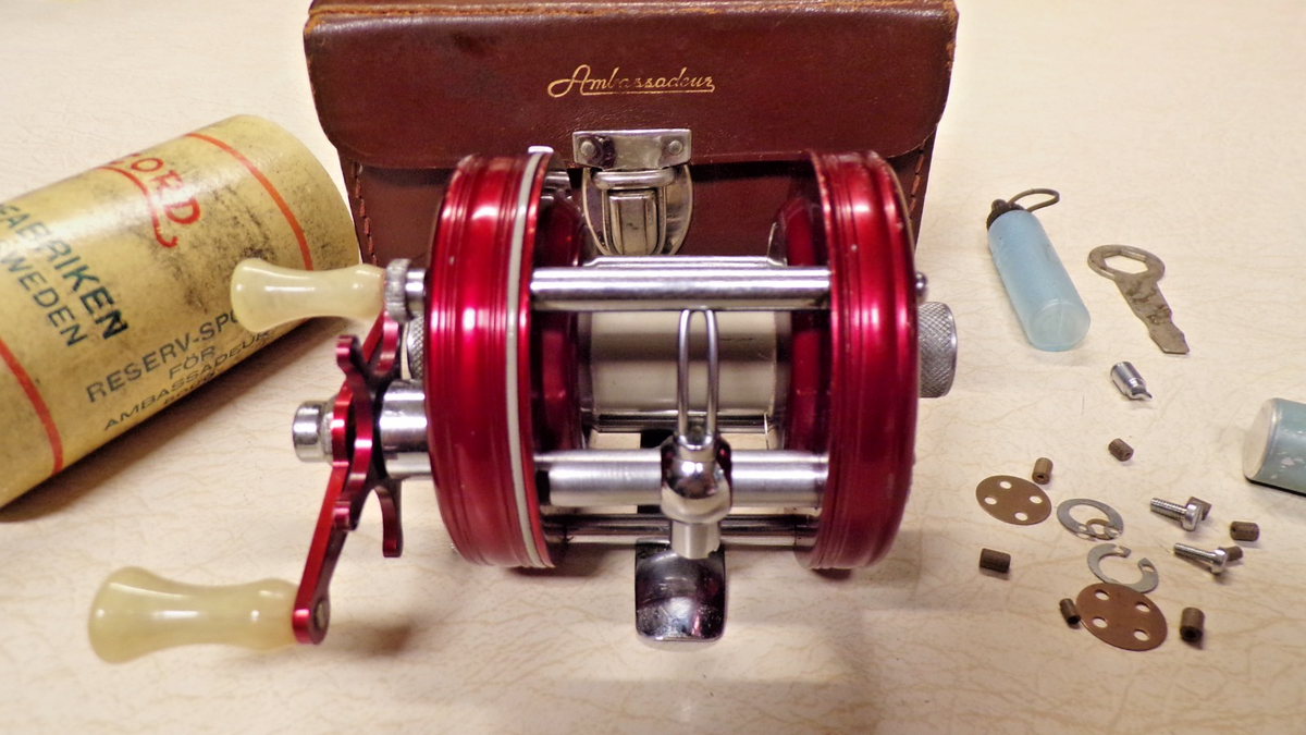 RARE RECORD 5000 ABU GARCIA AMBASSADEUR FISHING REEL W/ CASE