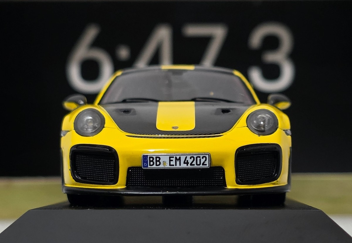 Porsche 911 991.2 GT2 RS 2017 Nurburgring Lap Record 1:43 Spark