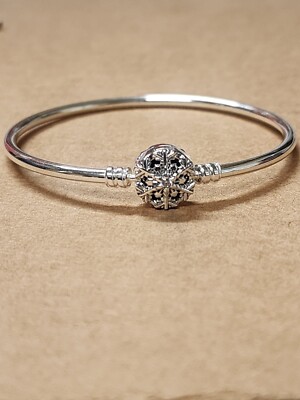 AUTHENTIC PANDORA MOMENTS SPARKLING SNOWFLAKE CLASP BANGLE
