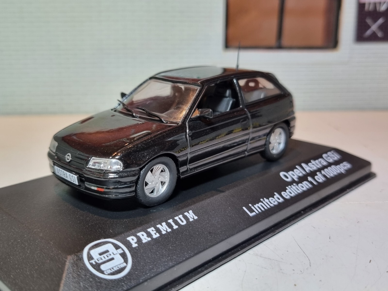 1:43 Opel Vauxhall Astra GSi 16v Mk3 Black Triple 9 Diecast Scale
