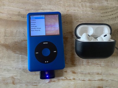 KOKKIA i10s black Tiny Bluetooth iPod Transmitter for iPod - LAST