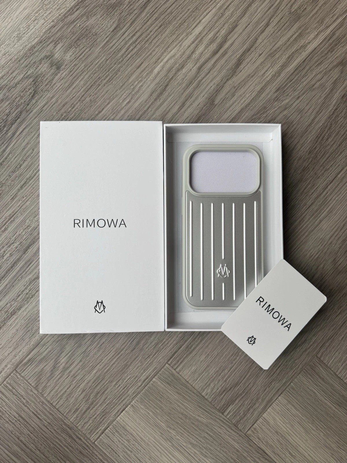 RIMOWA アルミニウム iPhone17Pro用ケース Rimowa Aluminum Case for