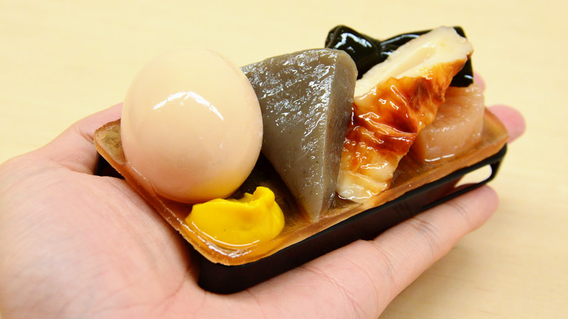 おでんの重みをズッシリ感じるiPhone 4用食品サンプルカバー - GIGAZINE