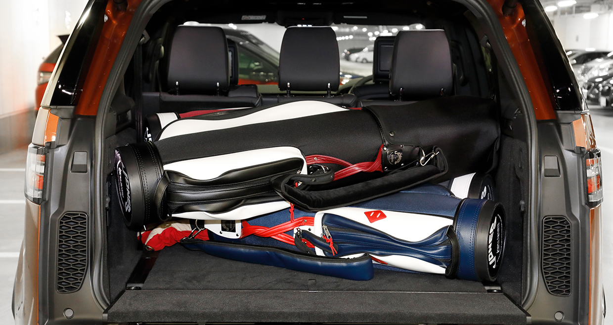 ジャガー ランドローバーにキャディバッグが何個積めるか試した - BRUDER