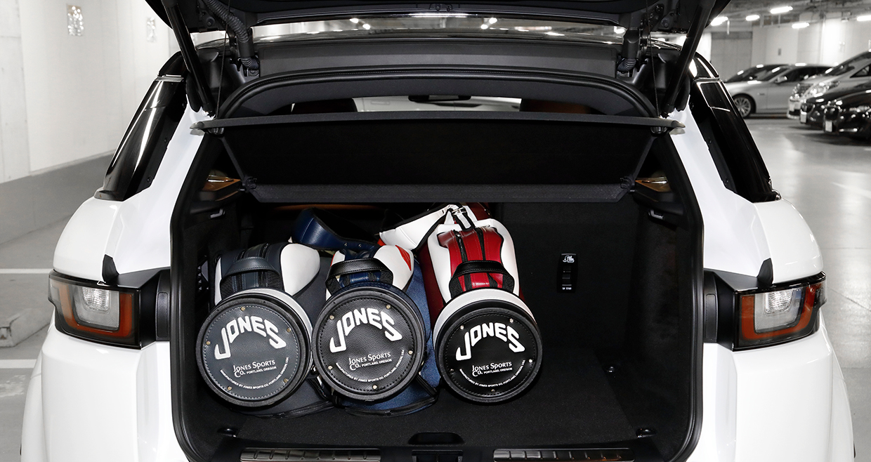 ジャガー ランドローバーにキャディバッグが何個積めるか試した - BRUDER