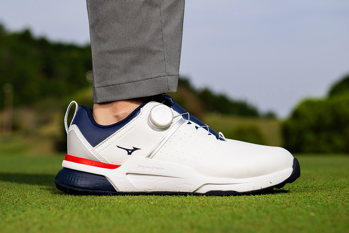 幅広さんも甲高さんも「いいね！」 ミズノ「ハザードエナジー BOA