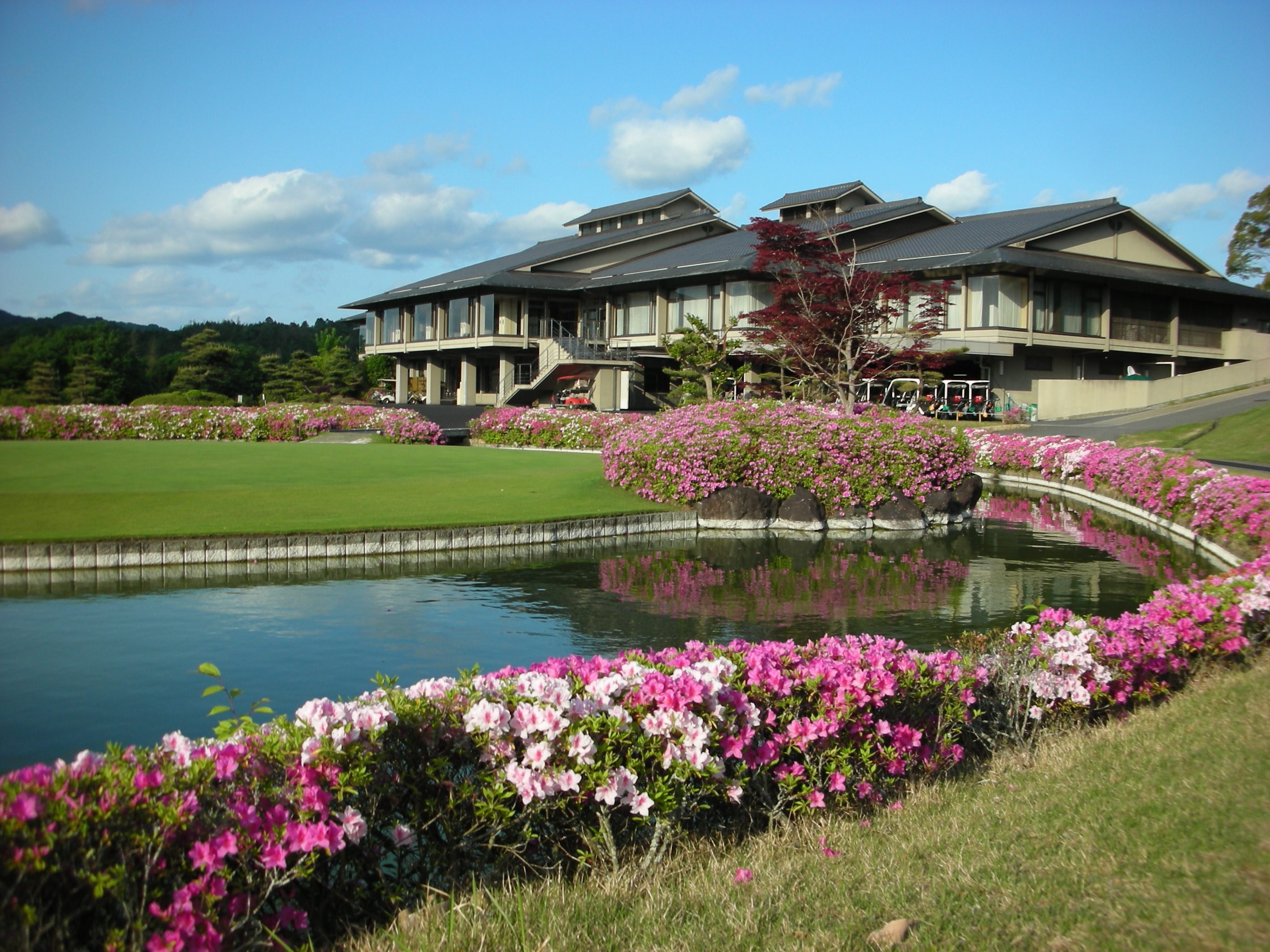 花吉野カンツリー倶楽部を予約する｜GDOゴルフ場予約