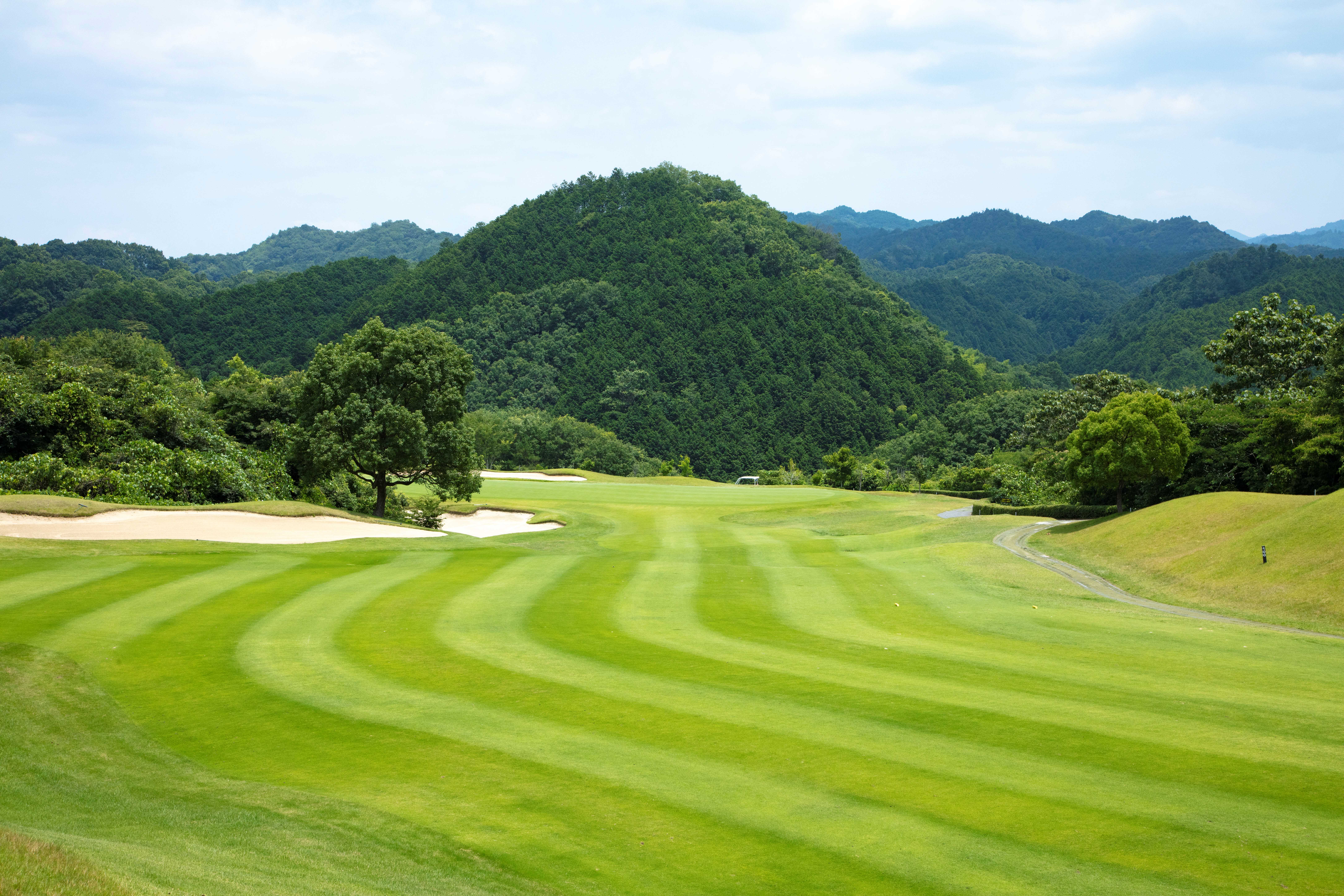 花吉野カンツリー倶楽部を予約する｜GDOゴルフ場予約