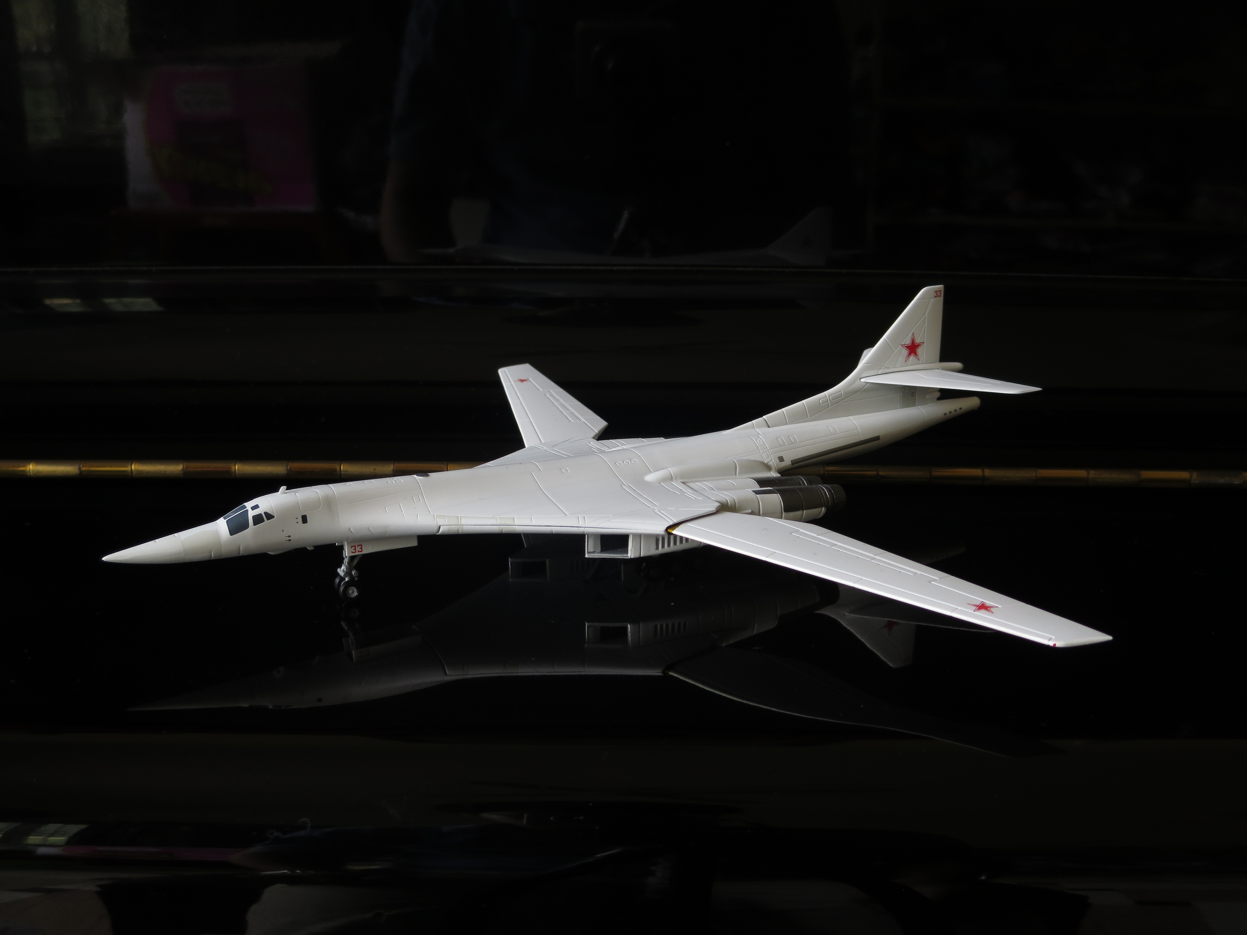 herpa】ロシア空軍TU-160爆撃機 1/200 herpa】ロシア空軍TU-160爆撃機