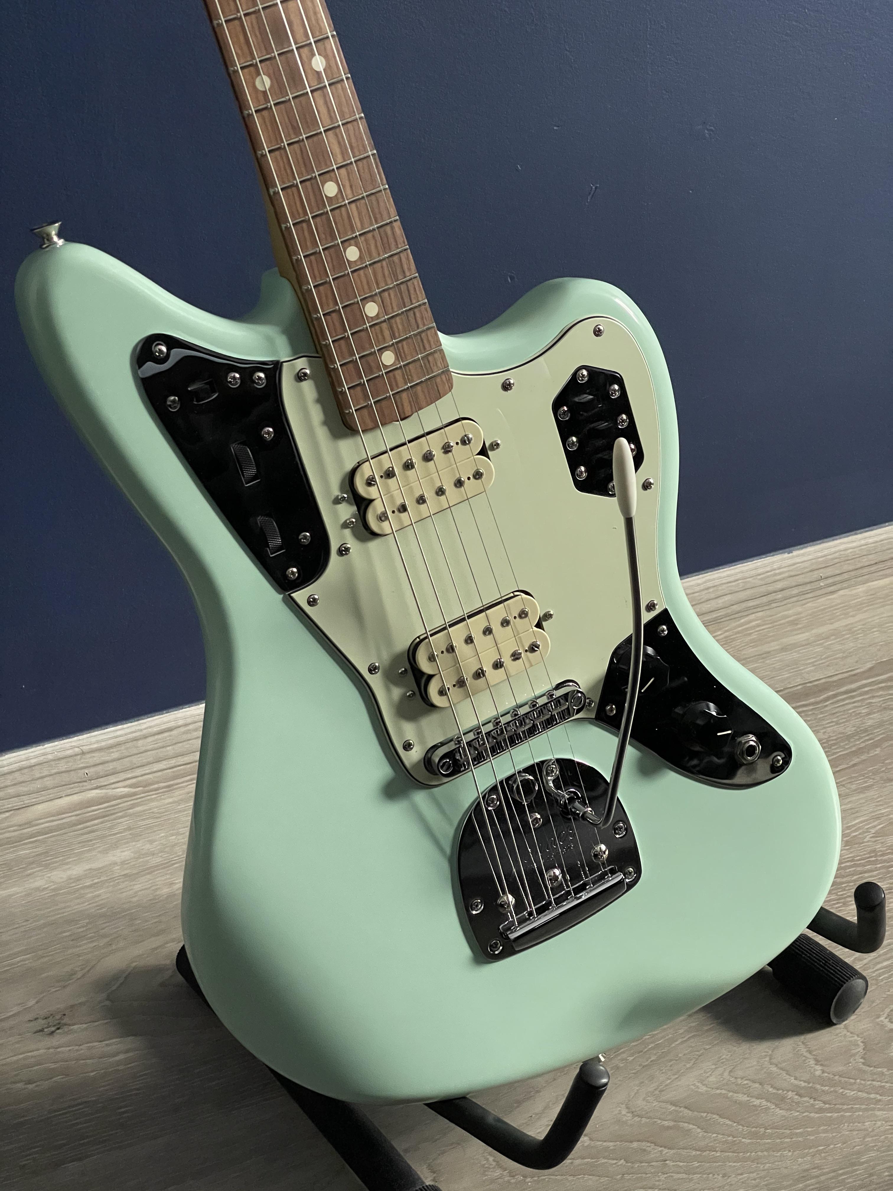 Vintera 60s mod Jaguar HH SURF GREEN : r/offset