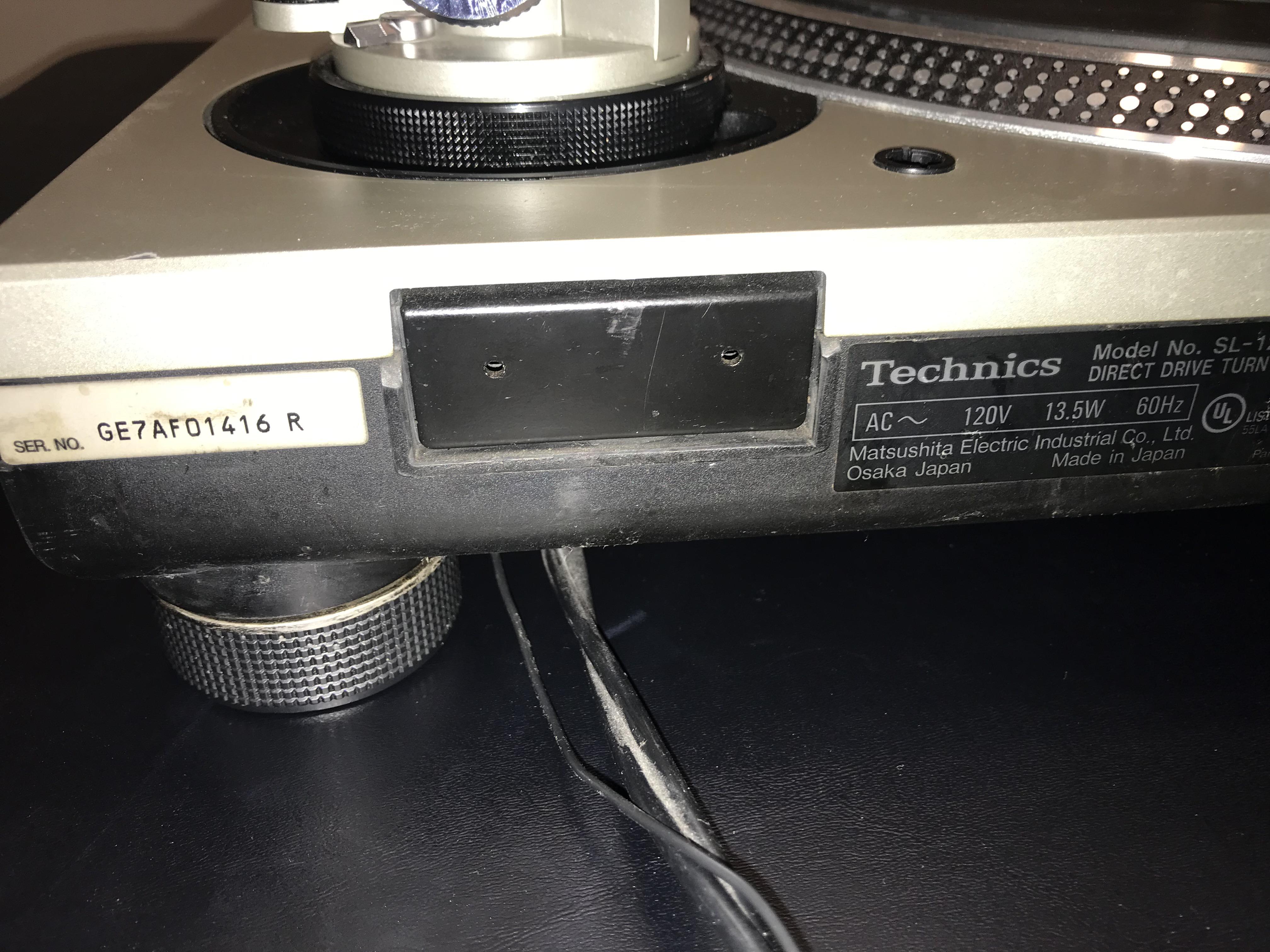 Sl-1200 MK5 のダストカバーとヒンジを探すのに助けが必要 : r/turntables