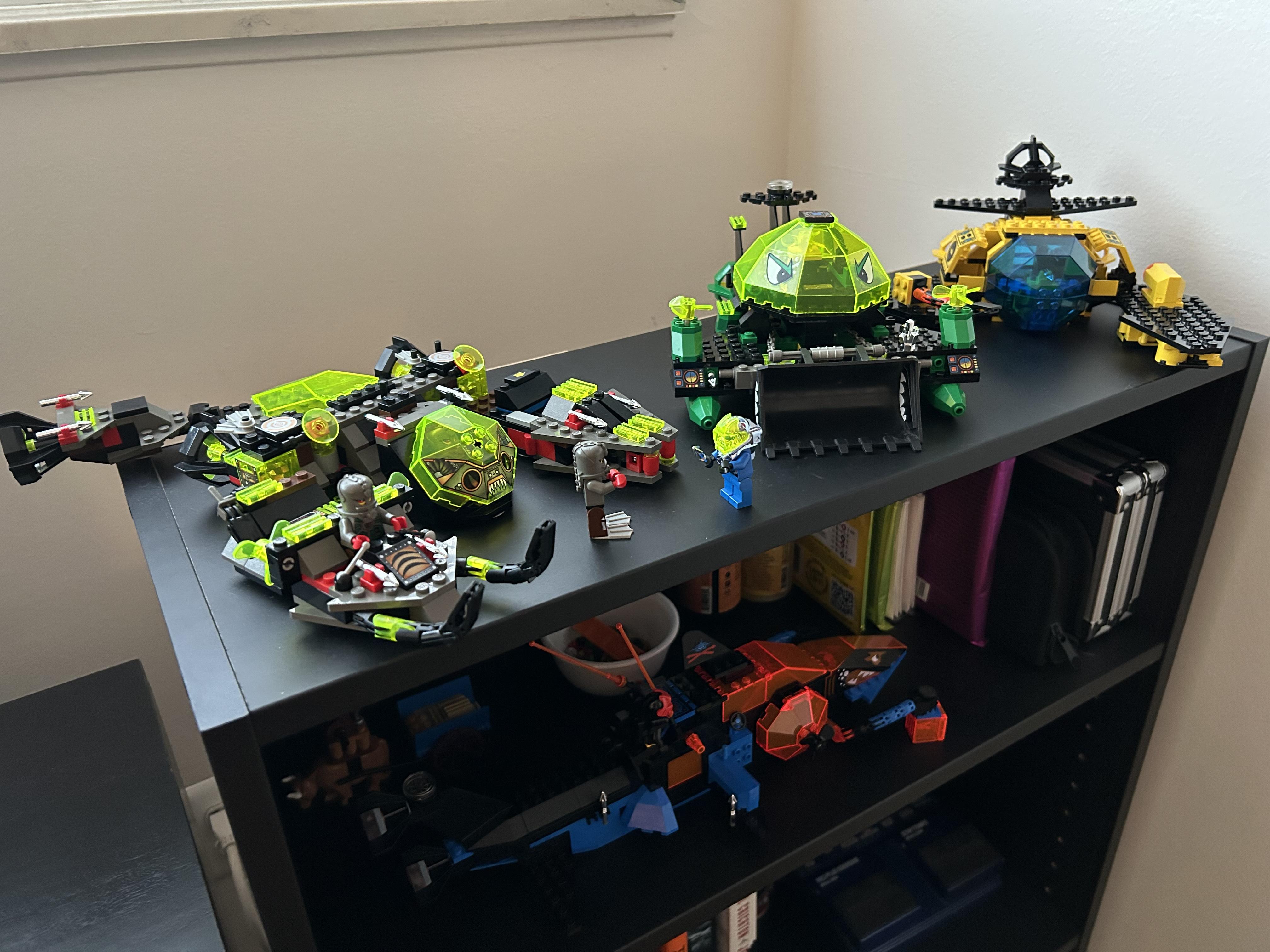 Here's a Bunch of Retro Aquazone Sets! 6160: Sea Scorpion, 2161