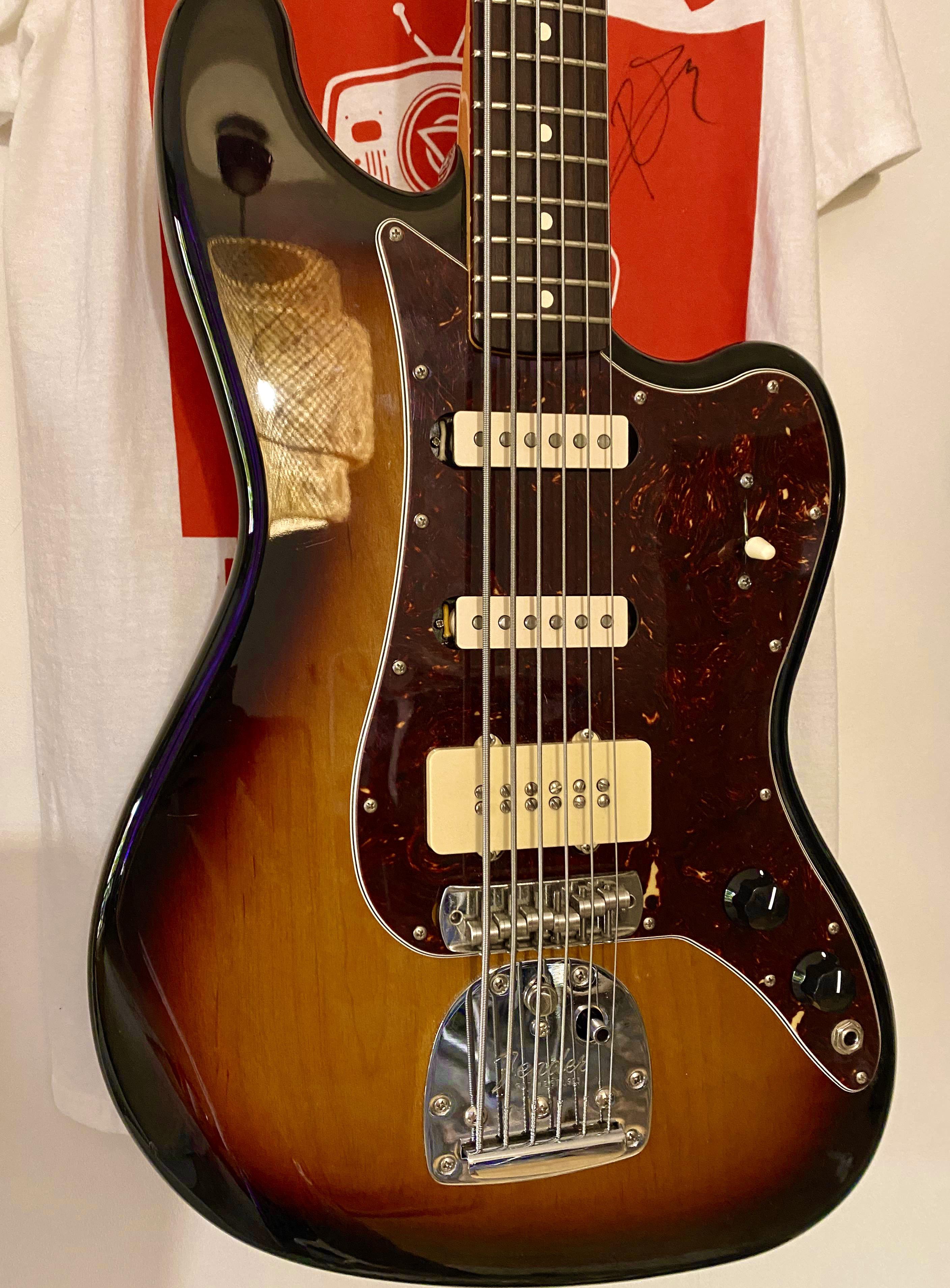 2013年製のFender Pawn Shop Bass VI、どう？ : r/offset