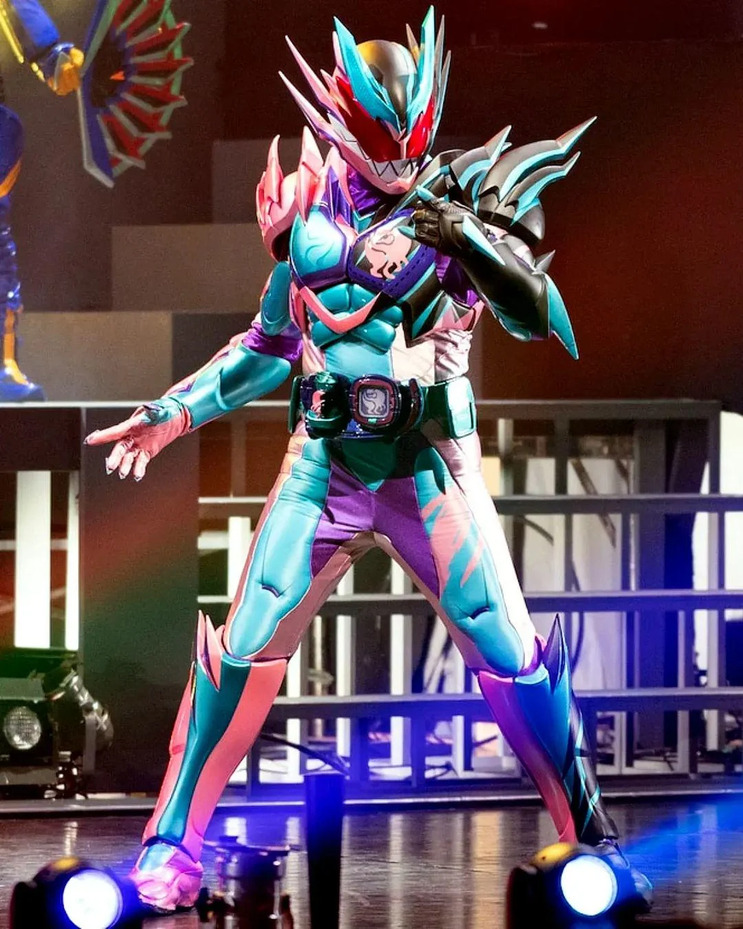 おまけ付き 仮面ライダーリバイス ジャックリバイス サンダーゲイル