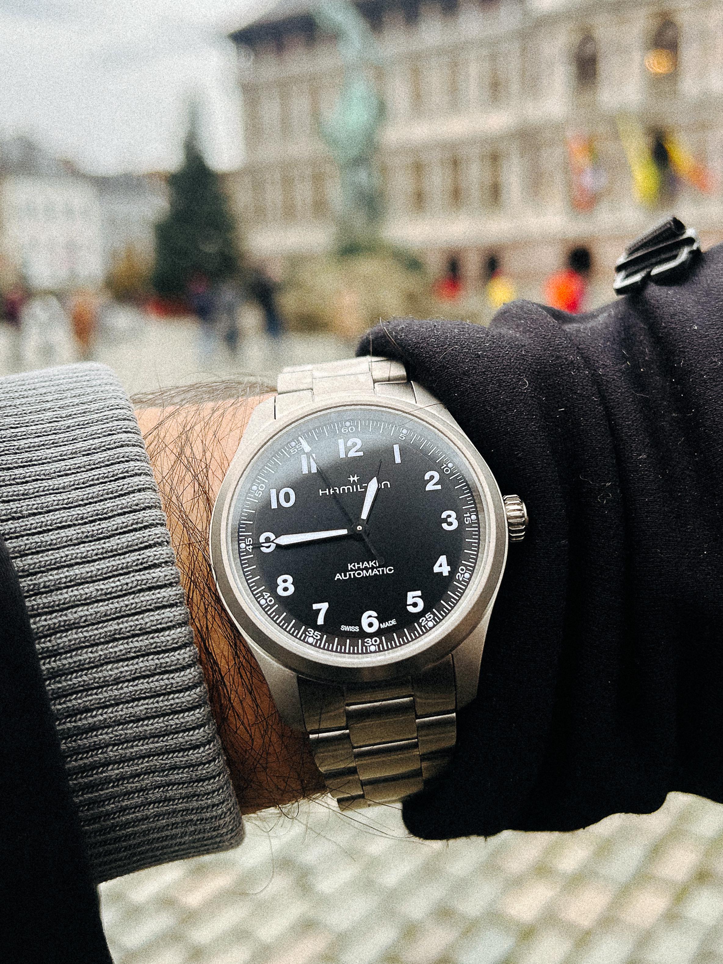 Hamilton x Engineered Garments] 機能は形 - チタン製の完璧な