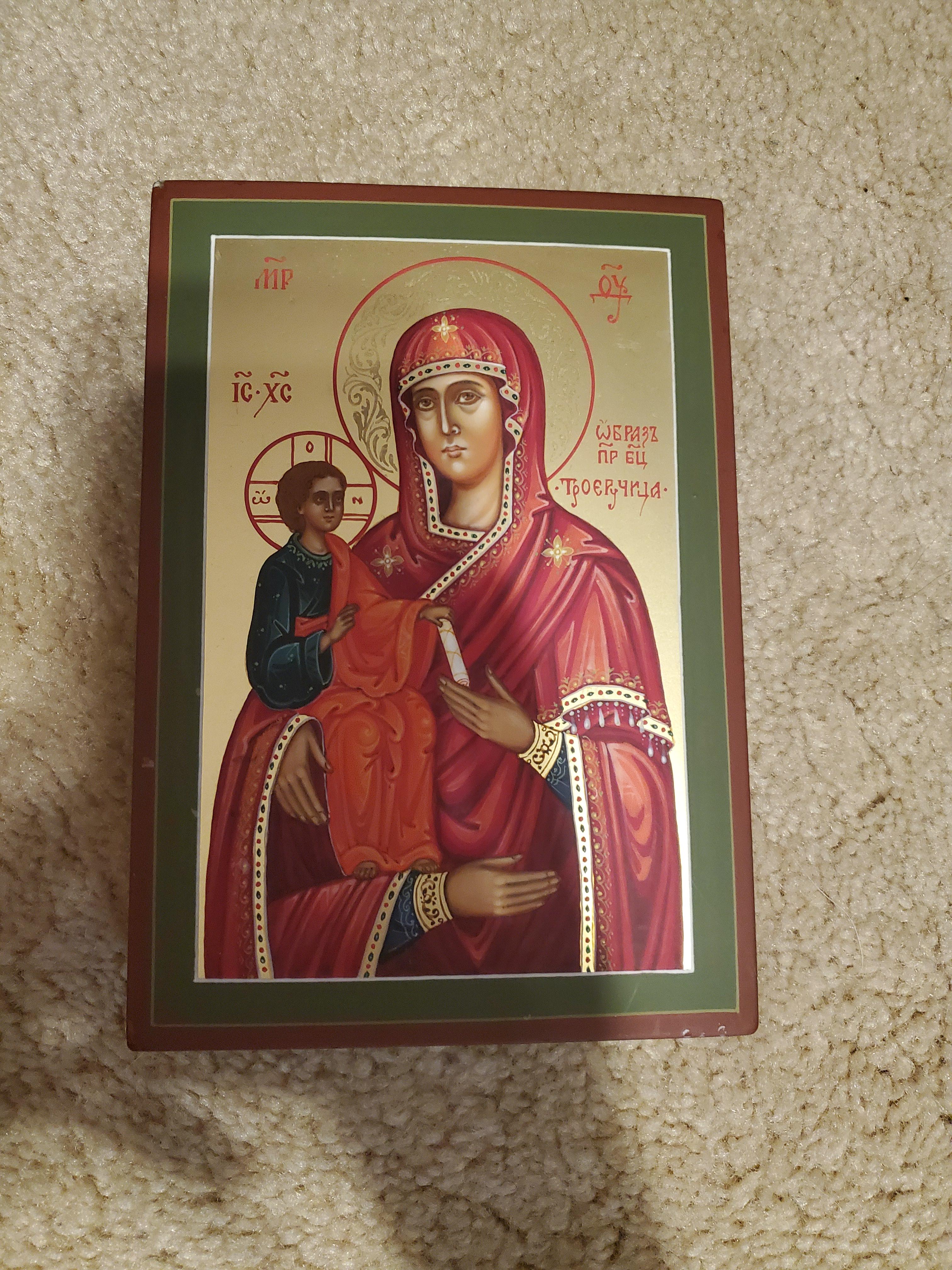 この手描きの聖母マリアのイコンを手に入れたんだ。教会スラヴ語で書