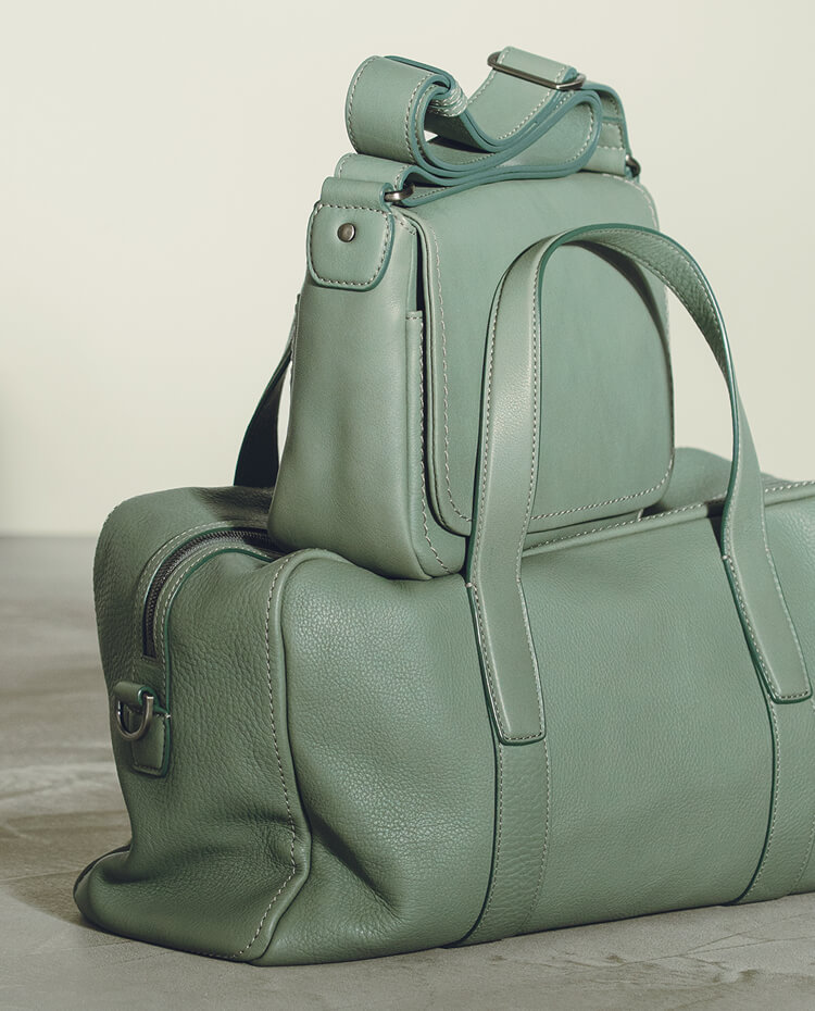 トーンオイルヌメ」シリーズ2025年春夏の数量限定色 – 土屋鞄製造所