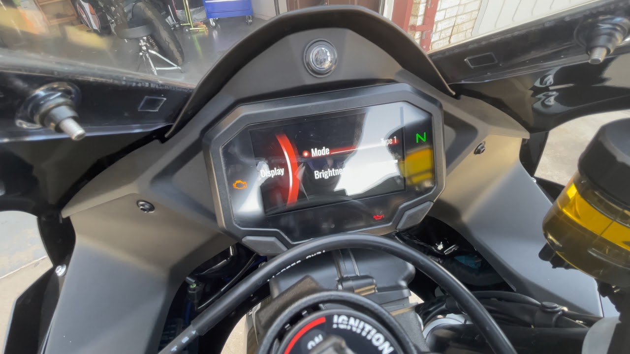 2021 ZX10R Lap Timer Features & Functions - YouTube