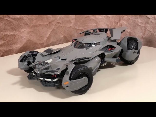 Hot Wheels Elite 1:18 Scale: Batmobile (Batman v Superman: Dawn of