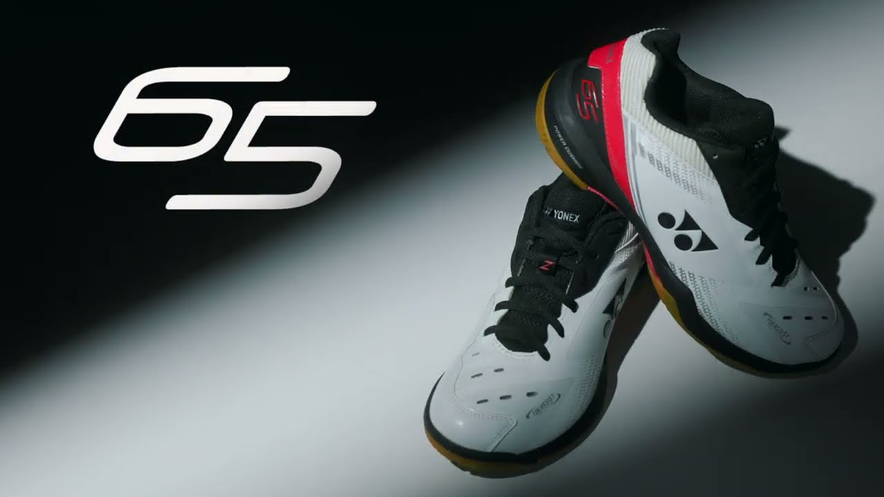 グリップ力とフィット性が向上し高速フットワークを生むバドミントン
