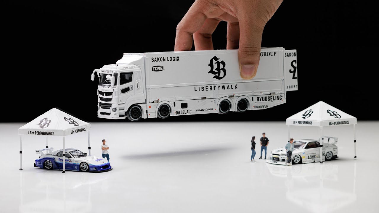 GCD Truck 1:64 Mitsubishi FUSO Super Great Truck Liberty Walk