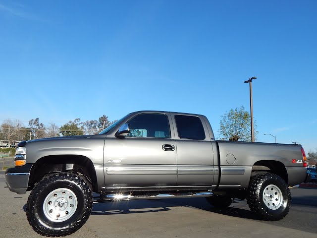 2002 Chevrolet Silverado 1500 4X4 with Z71 offroad package low