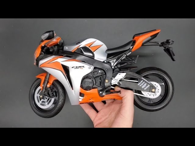 New-Ray Toys - Honda CBR1000 - A Well Priced 1/6 Scale Motorcycle