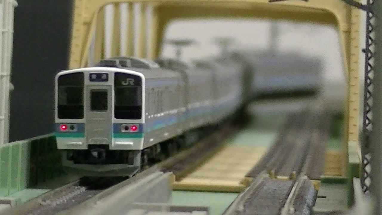 Nゲージ TOMIX 211系0番台長野色 走行動画 - YouTube