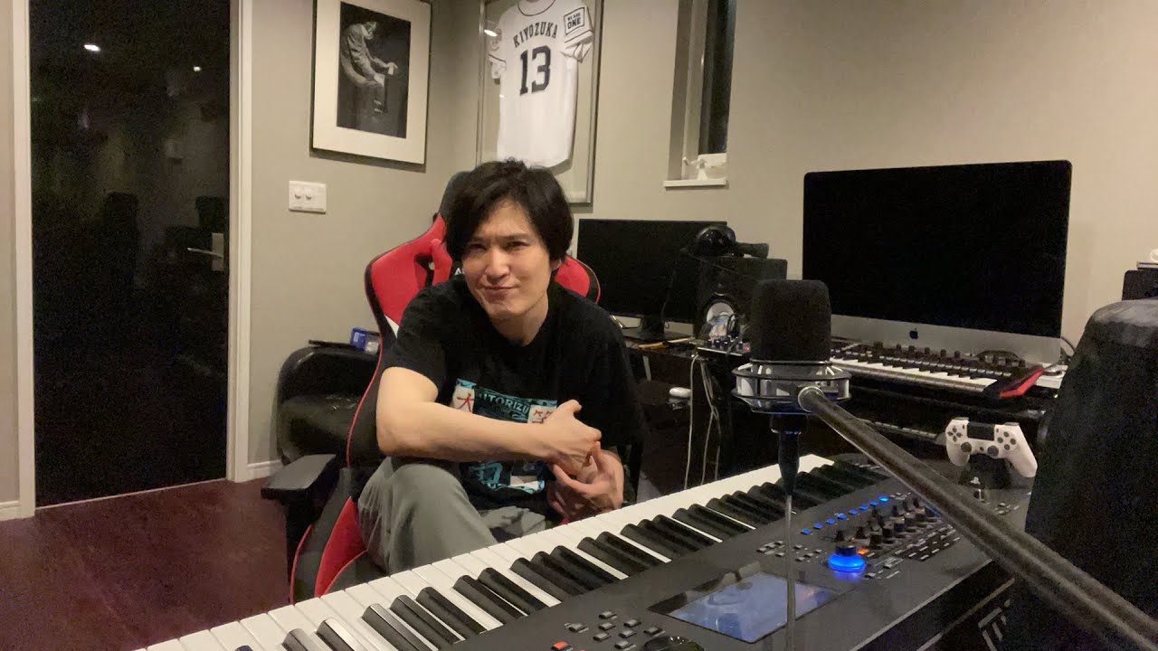 まぁ、ピアノでも聴いて落ち着けって。/Well, listen to the piano and