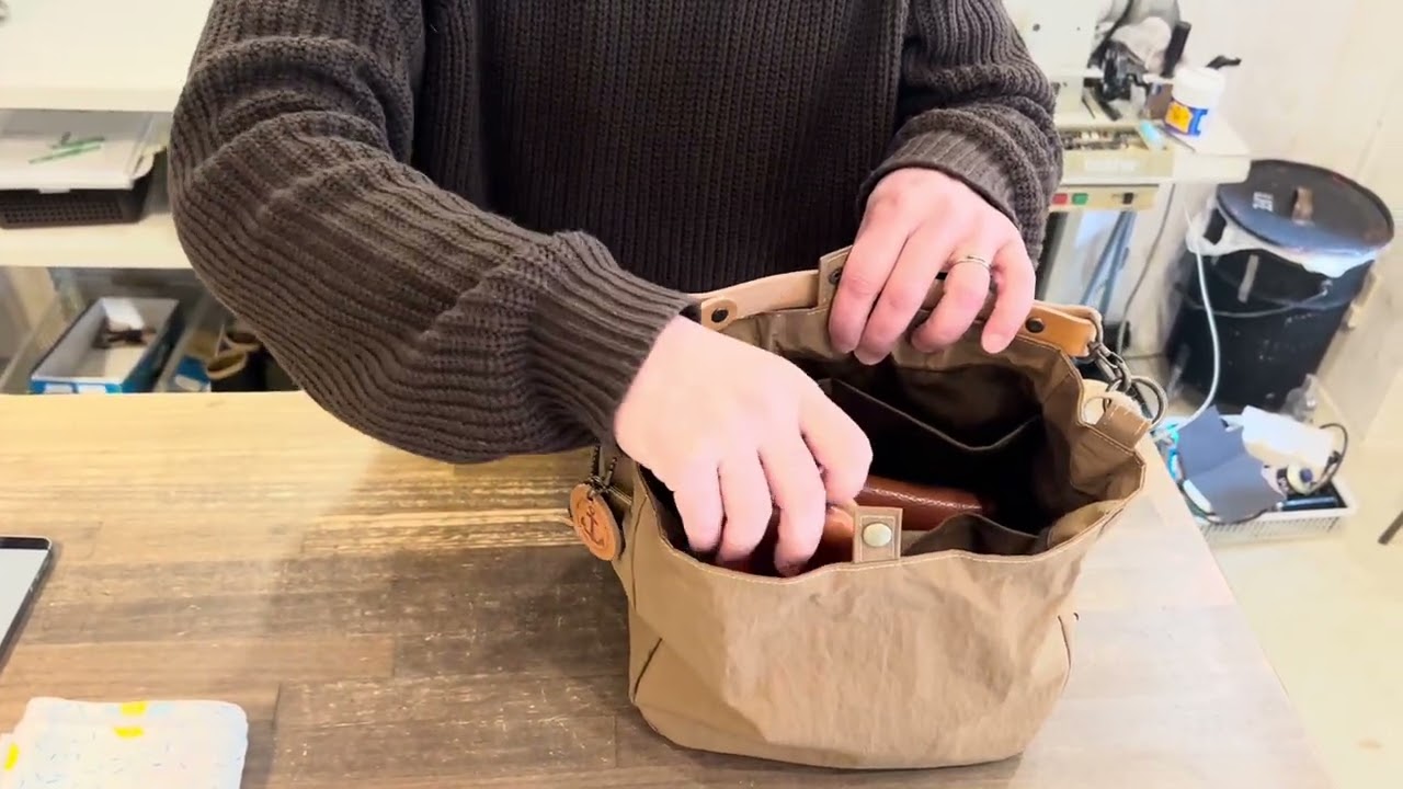 The finest leather shoulder bag, inspired by the TSUTAYA rental