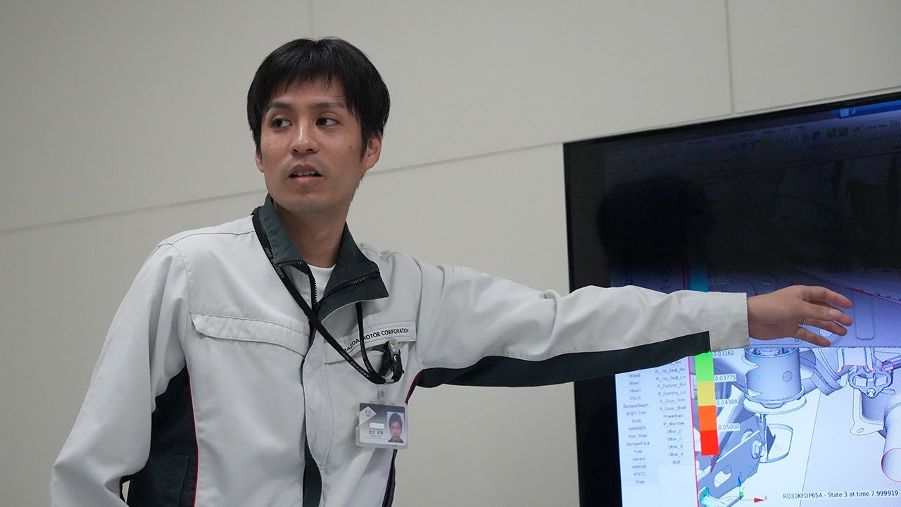 MAZDA CX-80】後面衝突時の安全性について 開発者インタビュー - YouTube