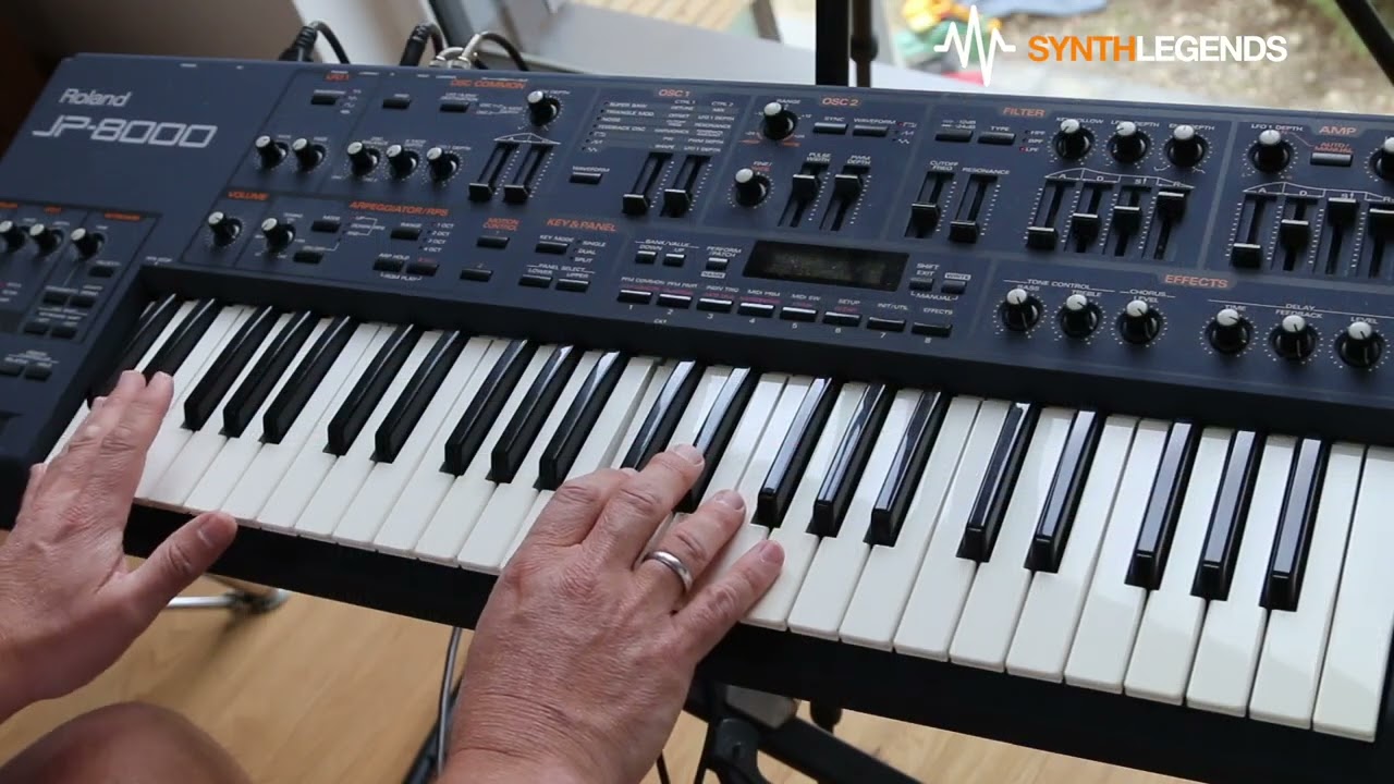 Roland JP-8000 - trancy signature sound of the 90ies - YouTube