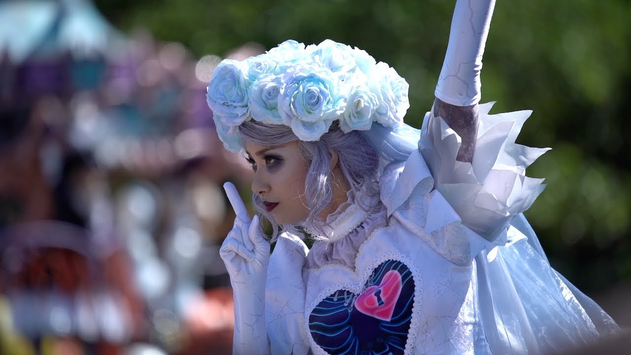 見目麗しき花嫁は意外とダンスがキレキレ（スプーキー“Boo!”パレード