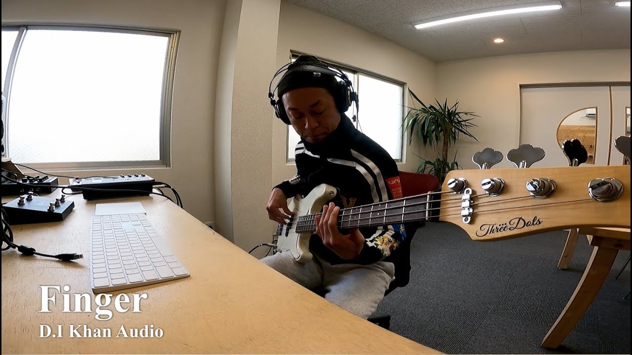 Three Dots Guitars PB Model - YouTube