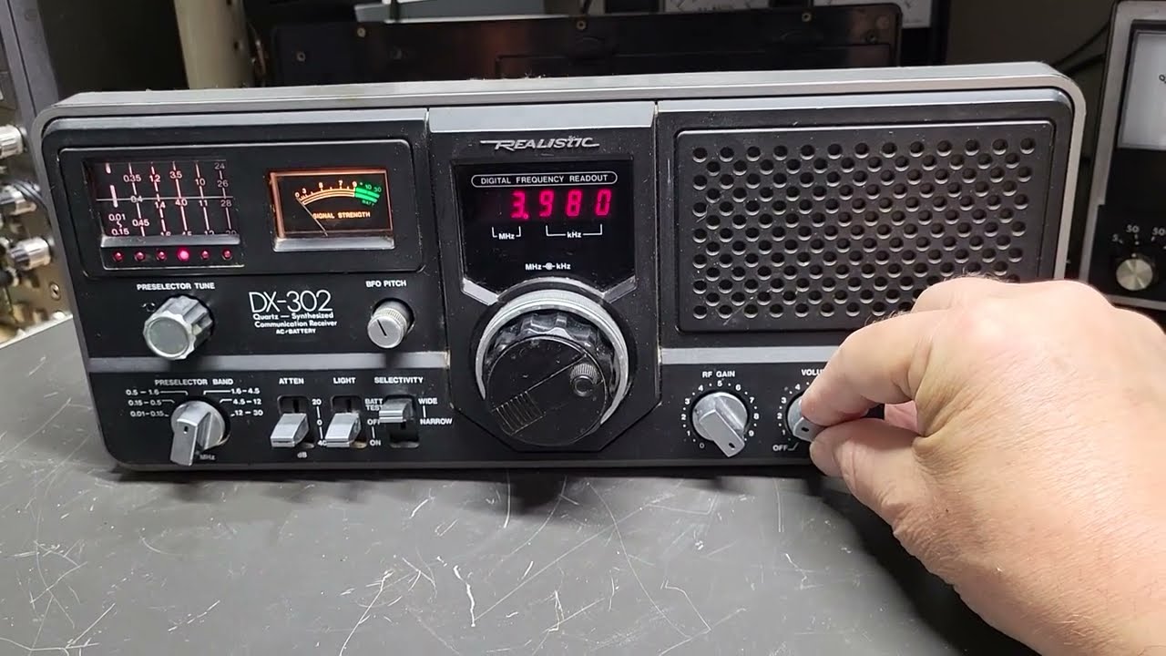 Realistic DX-302 Quartz Synthesized Ham Radio Shortwave Receiver